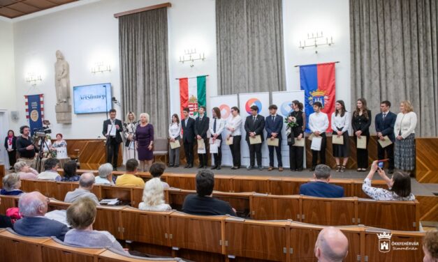 „A szavaló nem egyéb, mint a vers hangszere”