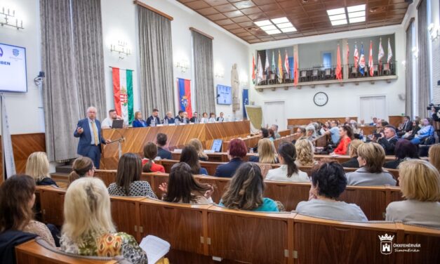 A mesterséges intelligenciáról is „jogászkodtak” a városházi konferencián