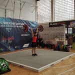 Súlyemelés: kislány, nagy bravúr – 4-5 évvel idősebbek között lett ob-ezüstérmes a fehérvári versenyző