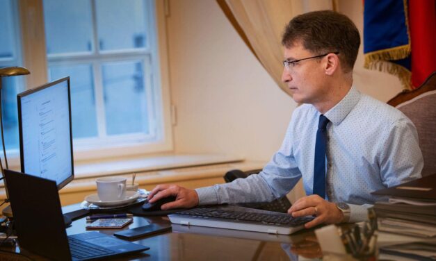 Online közmeghallgatást tart szerdán Székesfehérvár polgármestere, dr. Cser-Palkovics András