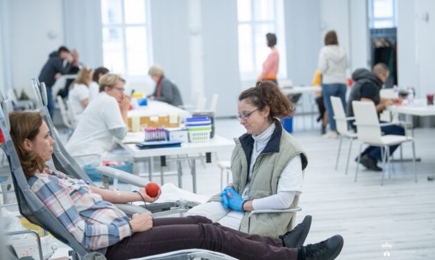 Vért adott a polgármester, a jegyző és fehérvári hivatal félszáz dolgozója