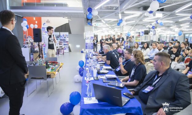 Fehérvári kreatív diákok sikere a IV. Harman Hackathonon