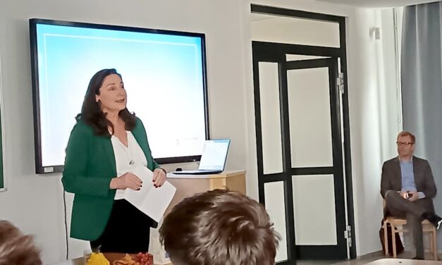 A svéd nagykövet tartott előadást a fenntarthatóságról a Tóparti Gimnáziumban