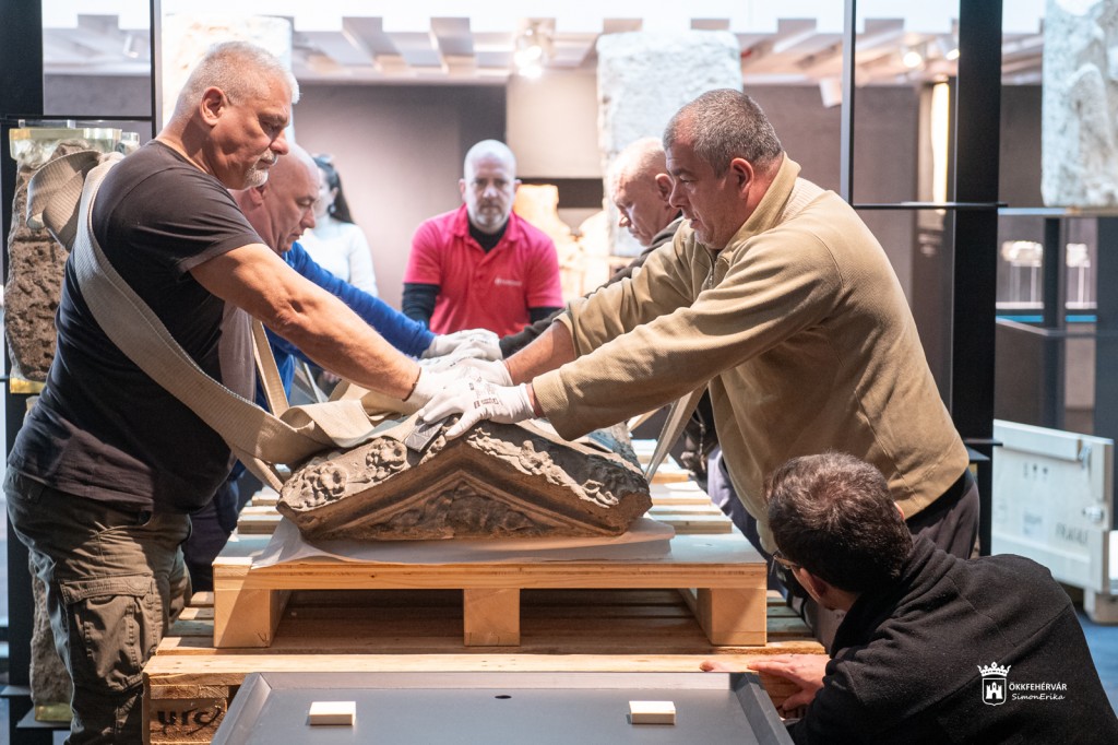 Arpadhazi_SzentErzsebet_szakofagfedel2