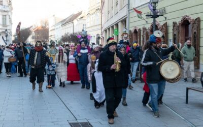 Farsangfarki felvonuláson űzték ki idén is a telet a fehérváriak