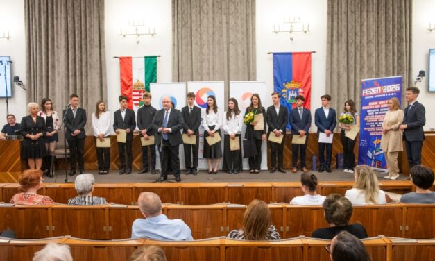 Idén is sikeres volt a Fehérvári Versünnep