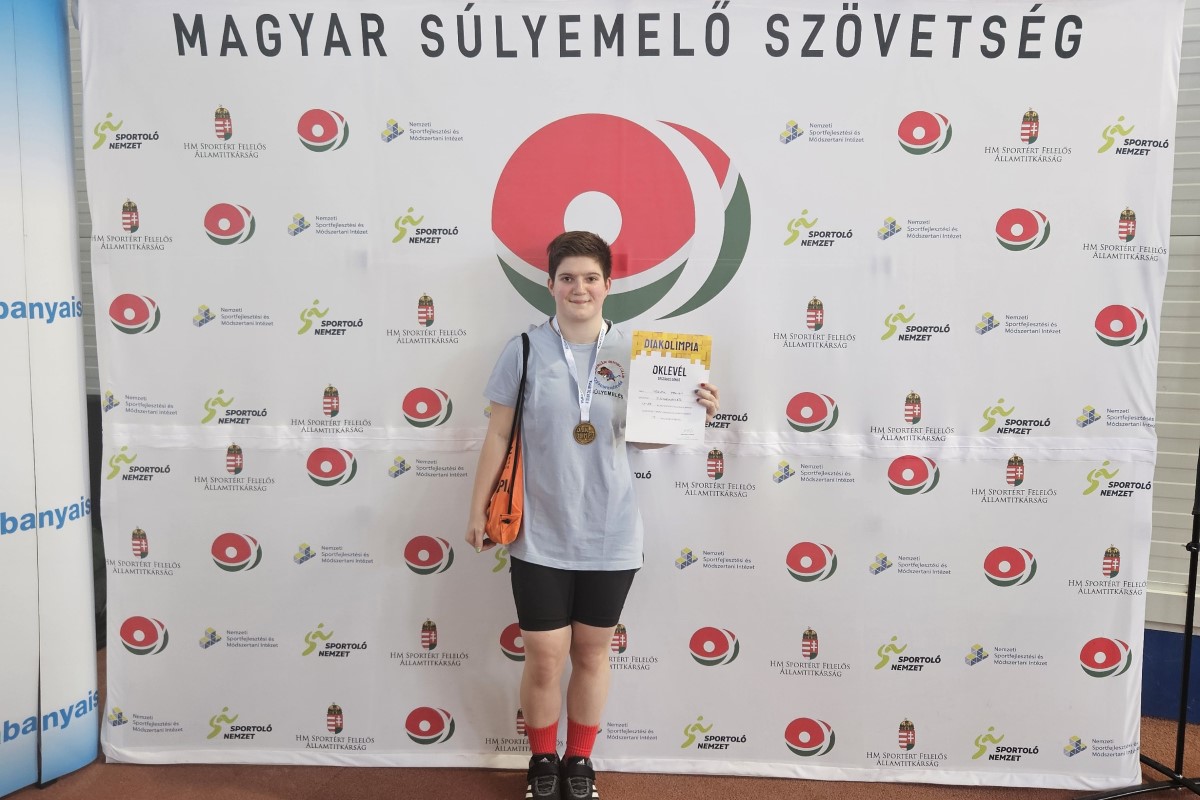 Sulyemeles_TorokFanni