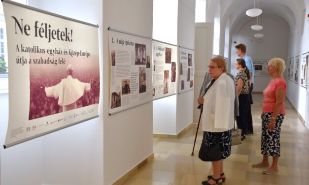 Ne féljetek! Új kiállítás nyílt a Székesfehérvári Egyházmegyei Múzeumban