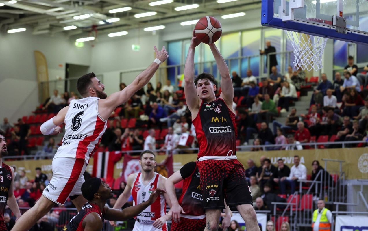 Alba_26_27_Takacs_ig2