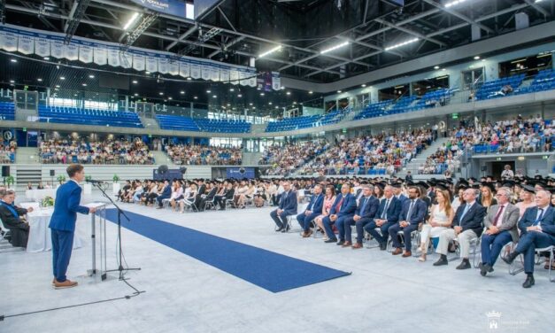 Nyolcszázan diplomáztak a Kodolányin