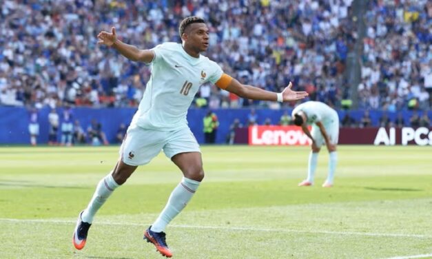 Mbappé kopírozta Messit: kihagyott 11-es, majd gól és gólpassz a vb-n