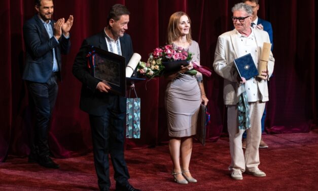 „Pro Theatro Civitatis Albae Regalis”: Keller János és Weil Szilvia az idei díjazott