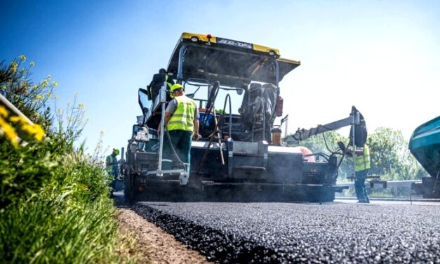 Burkolathibákat javítanak az M7 – 63. számú főúti csomópontnál